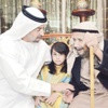 حمدان بن زايد يزور أبرز المعالجين بالطب الشعبي عقيدة علي المهيري