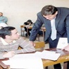 يؤدي امتحان بدلاً من صديقه واخر بدلاً من شقيقه بسمالوط