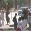 فيديو/ شاب يطلق النار على المتجمهرين في موقع تفحيط!