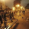قنابل المولوتوف تتسبب في إشعال النيران بأحد أبواب قصر الاتحادية