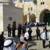 عشرات المستوطنين يقتحمون باحات المسجد الأقصى