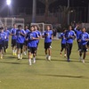 الهلال يستعد للعروبة بمناورة على منتصف الملعب .. واللاعبون يقدمون واجب العزاء فى وفاة الأمير مساعد