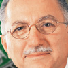 أوغلو لـ « البيان »: أتوقع أن يشهد العالم الإسلامي مزيداً من التطرف