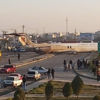 بالفيديو.. طائرة إيرانية تخرج عن مسارها أثناء هبوطها في مطار "ماهشهر"