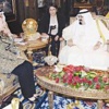 خادم الحرمين يبحث أوضاع سورية مع كلينتون