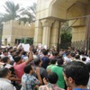طلاب «الأزهر» يغلقون طريق الأوتوستراد لحين إقالة رئيس الجامعة طلاب «الأزهر» يغلقون طريق الأوتوستراد لحين إقالة رئيس الجامعة