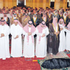 الأمير سطام يؤدي صلاة الميت على والدة الأمير سعود العبدالله الفيصل الأمير سطام يؤدي صلاة الميت على والدة الأمير سعود العبدالله الفيصل