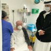 مواطن يبلغ من العمر 97 عاماً يتلقى الجرعة الأولى من لقاح «كوفيد 19» مواطن يبلغ من العمر 97 عاماً يتلقى الجرعة الأولى من لقاح «كوفيد 19»