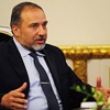 ليبرمان يهدد بحل السلطة الفلسطينية ليبرمان يهدد بحل السلطة الفلسطينية