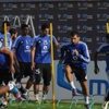 بحضور الأمير نواف بن سعد : الهلال يختتم تحضيراته للفتح .. ويغادر إلى الإحساء براً