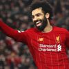 مشجع صغير يوجه رسالة لمحمد صلاح عبر لافتة من المدرجات.. ماذا كتب؟