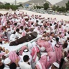 صور/ مراسم دفن الشيخ عبدالعزيز السبيل
