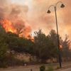 اليونيفيل: جنود قوات حفظ السلام يساعدون في إطفاء الحرائق بجنوب لبنان