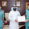 إدارة شرطة المنطقة الشرقية تكرم شخصاً لأمانته إدارة شرطة المنطقة الشرقية تكرم شخصاً لأمانته