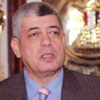 وزير الداخلية يتفقد ميدان التحرير.. والمتظاهرون يستقبلونه بالتصفيق والترحاب