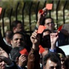 الموظفون العموميون يرفضون المس برواتبهم