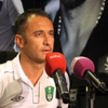 بالصور.. بيريرا يتسلح بـ "الفضائيات" قبل مواجهة الهلال