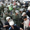 الأمن التونسي يفرق مظاهرة احتجاج للعاطلين عن العمل بالقوة الأمن التونسي يفرق مظاهرة احتجاج للعاطلين عن العمل بالقوة