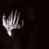 طلبت مني أن أنتظرها حتى يطلقها زوجها