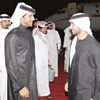 الشيخ ناصر بن حمد يصل إلى دبي