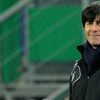 الخمر والتدخين والنساء في معسكر ألمانيا بأوامر من لوف - كرة القدم - كأس أوروبا 2012