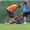 بالفيديو.. سانشيز يتعرض لإصابة "صديقة" - كرة القدم - الدوري الإسباني بالفيديو.. سانشيز يتعرض لإصابة "صديقة" - كرة القدم - الدوري الإسباني