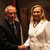صحفيون فلسطينيون: الأمن الإسرائيلي طلب تفتيشنا "عراة" قبل تغطية لقاء كلينتون بسلام فياض بالقدس