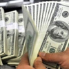 الدولار يسجل اليوم تراجعا ملحوظا أمام الجنيه بالبنوك والصرافة