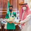 نائب أمير حائل يستقبل لاعب المنتخب للسباحة مشاري الجميلي
