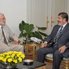 مرسي يتسلم 'دستور مصر'