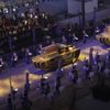 فيديو | أطفال يهتفون "تحيا مصر" لحظة مرور موكب المومياوات بمنطقة الملك الصالح فيديو | أطفال يهتفون "تحيا مصر" لحظة مرور موكب المومياوات بمنطقة الملك الصالح