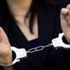ضبط المتهمة بطعن والدها بسلاح أبيض في قنا (تفاصيل) ضبط المتهمة بطعن والدها بسلاح أبيض في قنا (تفاصيل)