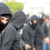 أفراد من «بلاك بلوك» يشتبكون مع قوة تأمين المتحف المصري بالمولوتوف