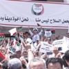 محتجون ليبيون يطالبون بحل الميليشيات المسلحة
