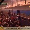 بالفيديو.. (يا نجيب حقهم.. يا نموت زيهم) ترج محطة مصر لدى وصول قطار نقل ضحايا أحداث بورسعيد