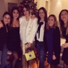 إحتفالات إليسا بالميلاد المجيد مستمرة مع الأصدقاء..صور