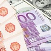 أسعار الروبل تعود للتراجع أمام العملات الصعبة