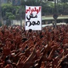 العشرات من «ألتراس أهلاوي» يقتحمون استاد المقاولون.. و«حمدي» يحتوي الأزمة