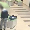 بالفيديو.. رجل أمن يلتقط في آخر لحظة طفلا سقط عندما كان والده غافلا عنه