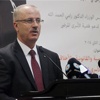 القوات الإسرائيلية تحتجز موكب رئيس الحكومة الفلسطينية دون سبب