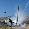 إصابة عشرات الفلسطينيين خلال قمع قوات الاحتلال مسيرة سلمية في "الراس"