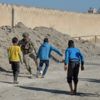 الجيش التركي ينشر صور لعبه الكرة مع الأطفال بشمال سوريا الجيش التركي ينشر صور لعبه الكرة مع الأطفال بشمال سوريا
