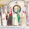محمد بن راشد يغادر الرياض بعد حضوره القمة التشاورية
