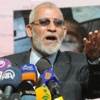 «بديع» لشاب حاول مهاجمته: «إذا كنت بحكم مصر يبقى يسقط يسقط حكم المرشد»