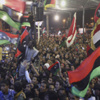 الليبيون يحتفلون بالذكري الأولى لثورتهم مع استمرار التوتر في البلاد