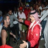 الملك يوجه لتكريم خالد بن حمد بعد إنجاز "سباحة التحدي"