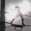 فيديو/ شاب يصعق أثناء رقصه على الأسلاك الكهربائية!