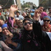 بالصور- تزايد أعداد المتظاهرين بالتحرير .. واللجان شعبية تسيطر علي مداخل الميدان
