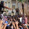 بالصور.. أنصار مرسي يتظاهرون أمام المحكمة الدستورية رفضًا لمحاكمته