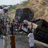 مقتل 35 شخصا بحادثة اصطدام جنوب باكستان